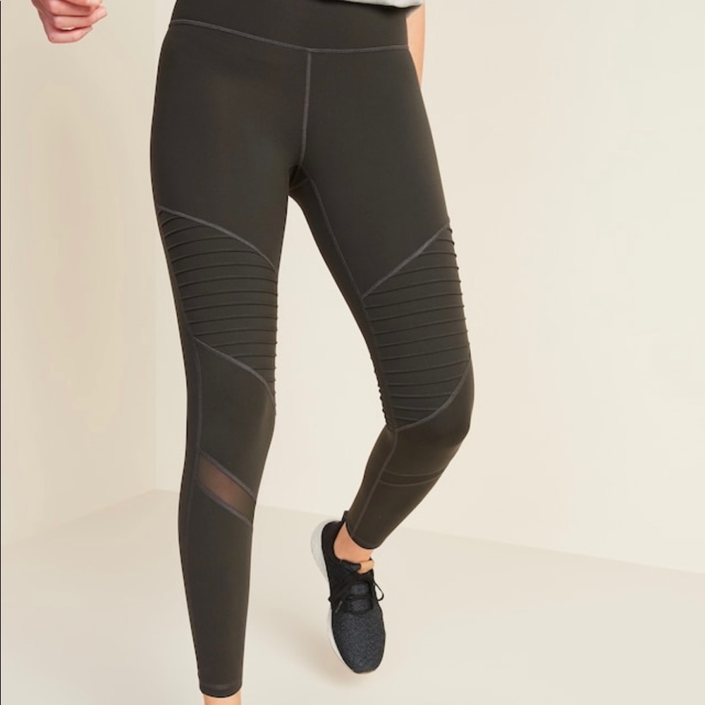 Old Navy High Waist Elevate Moto 7/8 Leggings